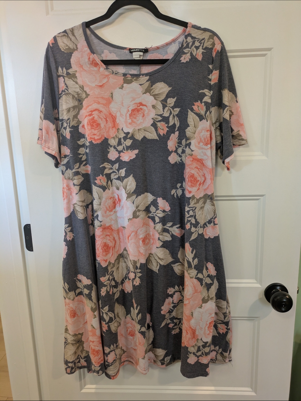 🔴 3/$15  HEIMISH USA Gray Midi Dress with Pink Rose Floral Print